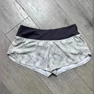 Vuori Omni Performance Short In Grey Dunes